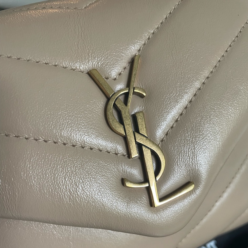 ❌SOLD❌ Saint Laurent Toy LouLou Light Dark Beige - Picture 6 of 15